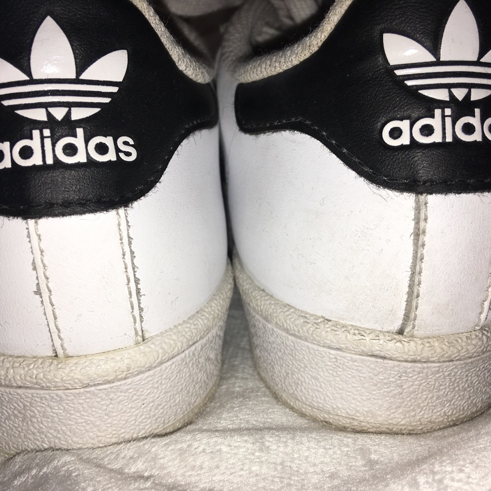 Adidas superstars size 5